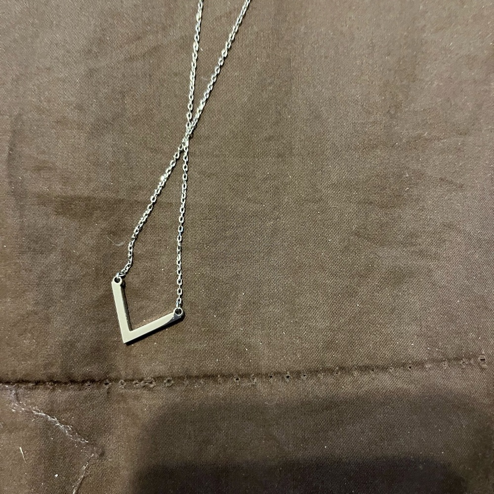 Michael Kors v necklace, silver, shiny - Picture 5 of 5
